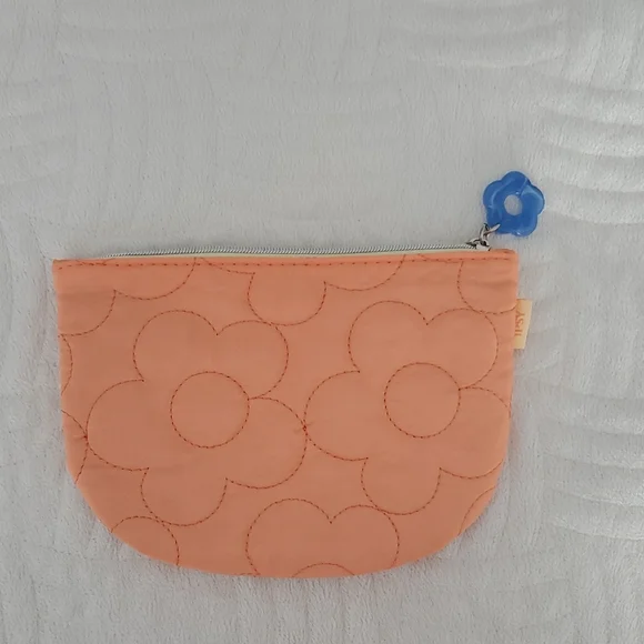 Make-up Bundle - Picture 5 of 11